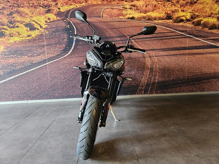 2025 Triumph Street Triple R 765 Street Triple Black