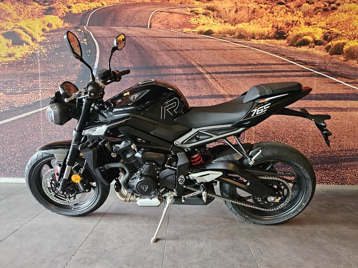2025 Triumph Street Triple R 765 Street Triple Black