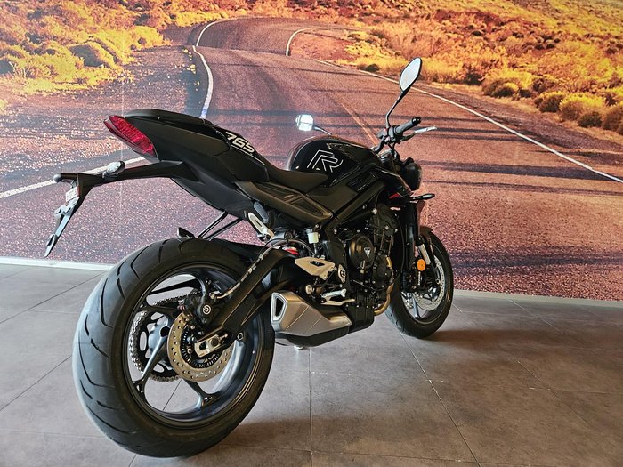 2025 Triumph Street Triple R 765 Street Triple Black