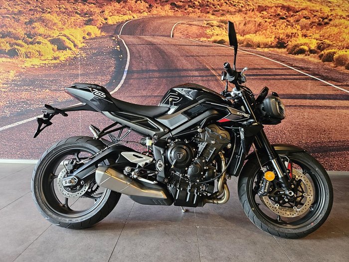 2025 Triumph Street Triple R 765 Street Triple Black