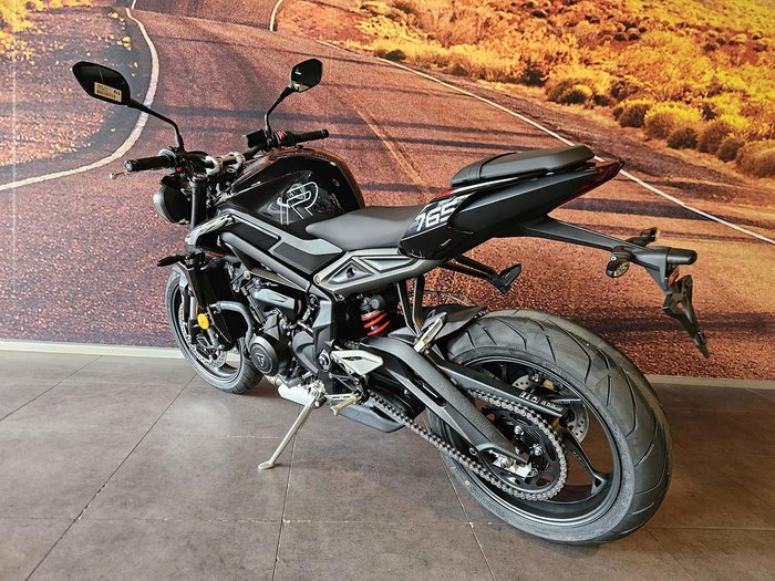 2025 Triumph Street Triple R 765 Street Triple Black