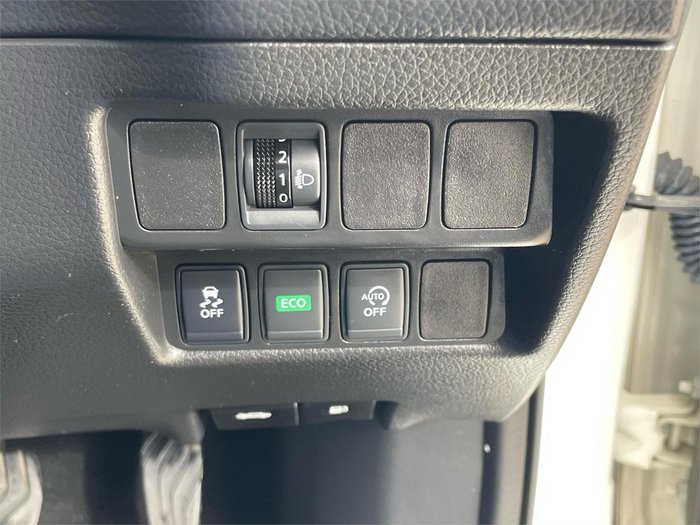 2017 Nissan QASHQAI TS J11 Ivory Pearl