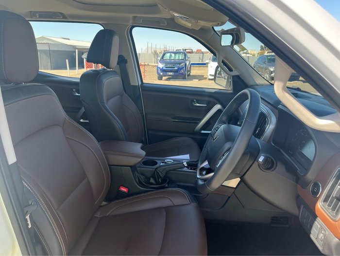 2023 Mahindra Scorpio Z8