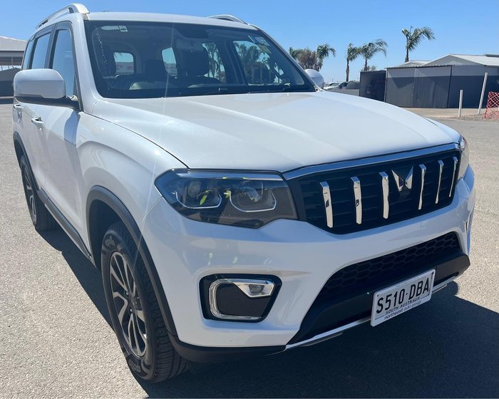 2023 Mahindra Scorpio Z8