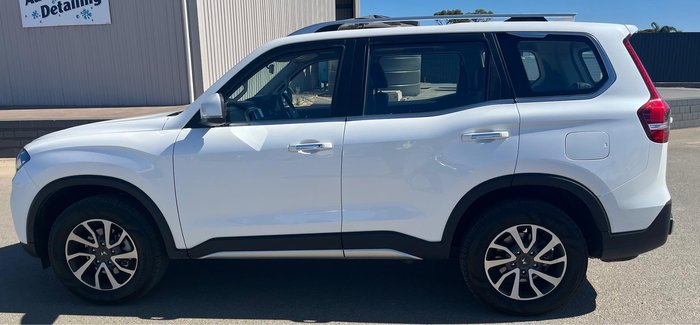 2023 Mahindra Scorpio Z8