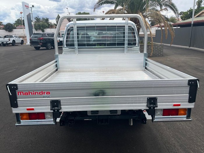 2022 Mahindra PIK-UP S11