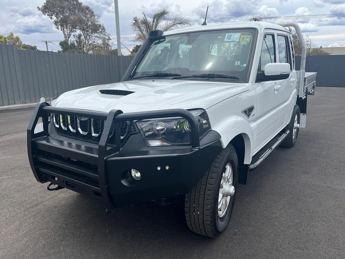 2022 Mahindra PIK-UP S11