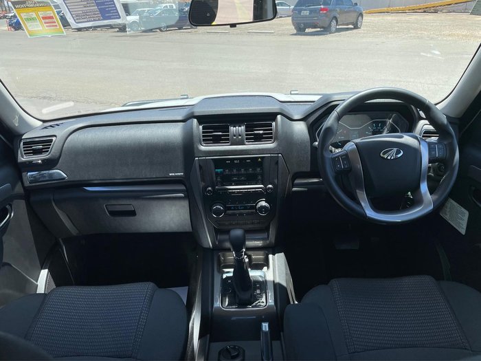 2022 Mahindra PIK-UP S11