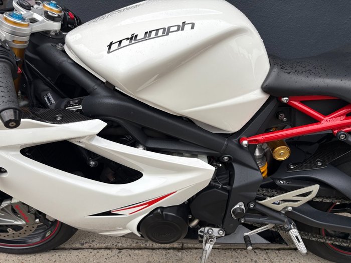 2012 Triumph DAYTONA R WHITE