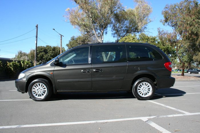 2005 Chrysler Grand Voyager LX 4th Gen MY05 Mineral Grey