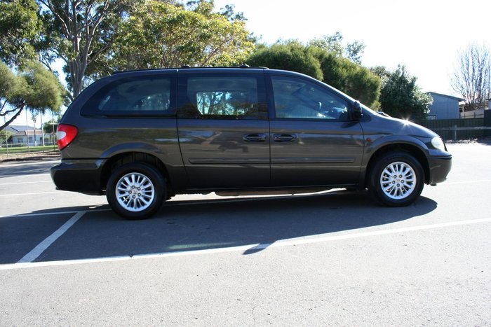 2005 Chrysler Grand Voyager LX 4th Gen MY05 Mineral Grey