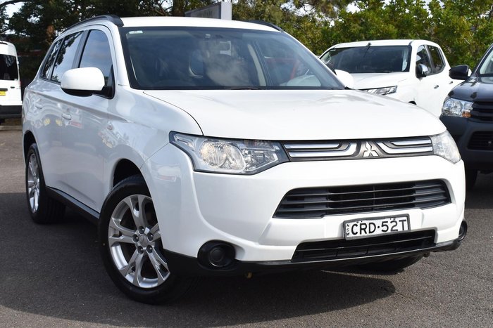 2013 Mitsubishi Outlander ES ZJ MY13 White