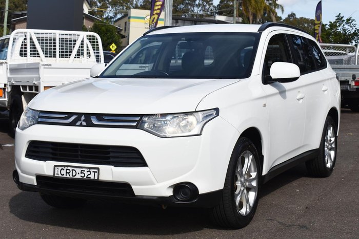 2013 Mitsubishi Outlander ES ZJ MY13 White