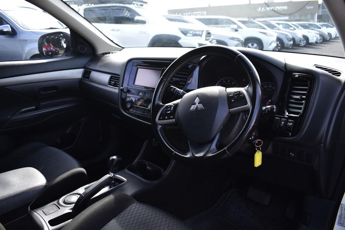 2013 Mitsubishi Outlander ES ZJ MY13 White
