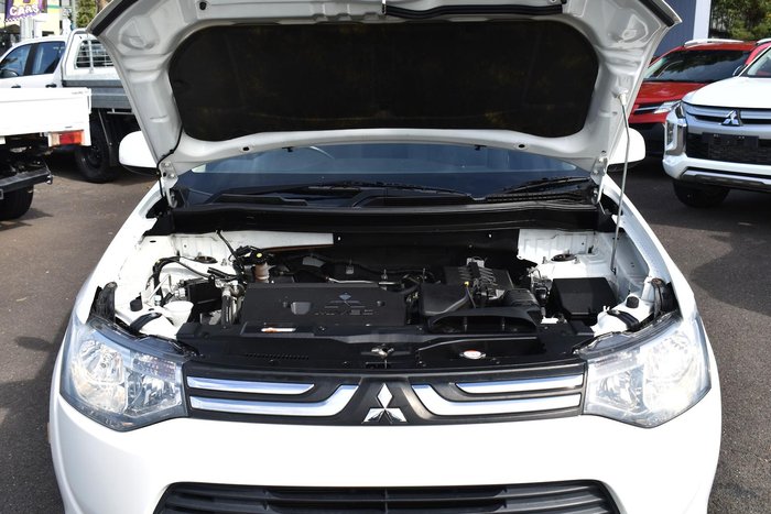 2013 Mitsubishi Outlander ES ZJ MY13 White