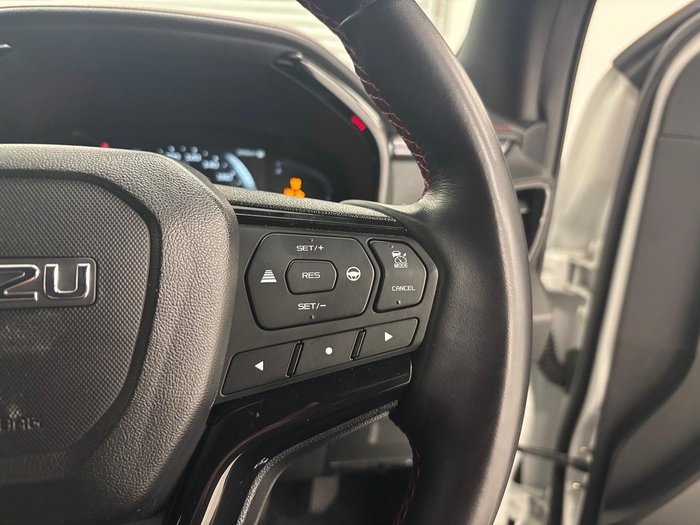 2024 Isuzu D-MAX X-TERRAIN MY24 4X4 Dual Range Mineral White