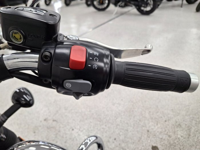 2018 Triumph BONNEVILLE SPEEDMASTER Black