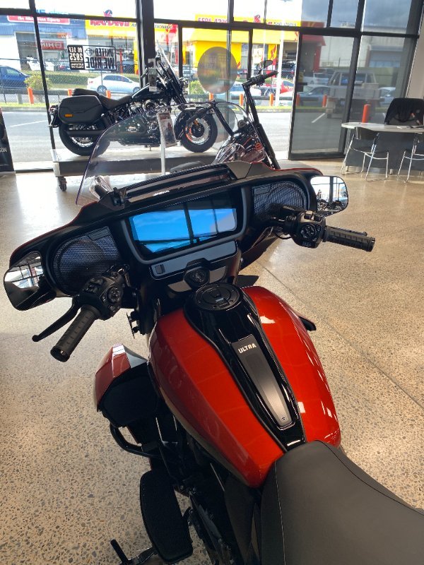 2025 Harley-davidson FLHXU STREET GLIDE ULTRA (117) WHISKEY FIRE