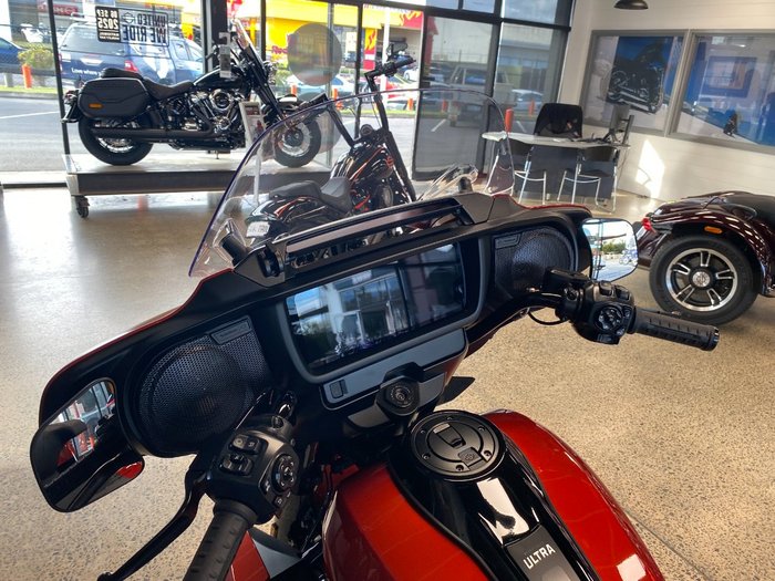 2025 Harley-davidson FLHXU STREET GLIDE ULTRA (117) WHISKEY FIRE