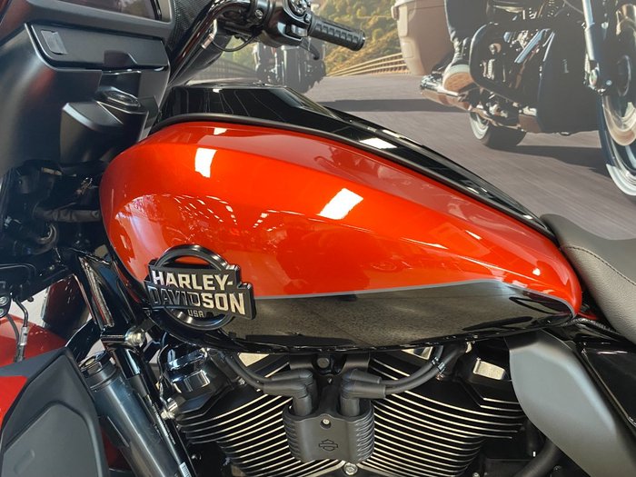 2025 Harley-davidson FLHXU STREET GLIDE ULTRA (117) WHISKEY FIRE