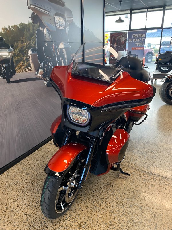 2025 Harley-davidson FLHXU STREET GLIDE ULTRA (117) WHISKEY FIRE