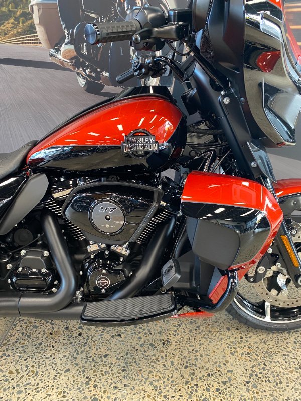 2025 Harley-davidson FLHXU STREET GLIDE ULTRA (117) WHISKEY FIRE