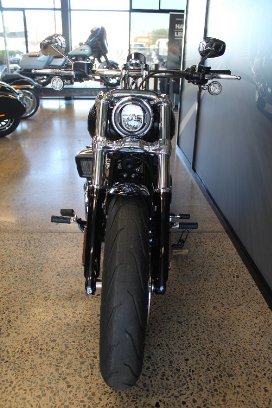 2025 Harley-davidson FXBR BREAKOUT (117) VIVID BLACK