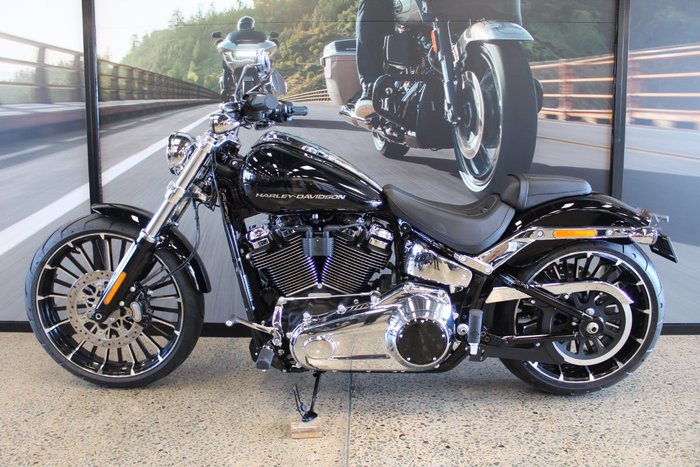 2025 Harley-davidson FXBR BREAKOUT (117) VIVID BLACK