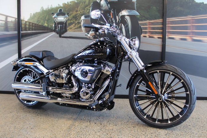 2025 Harley-davidson FXBR BREAKOUT (117) VIVID BLACK