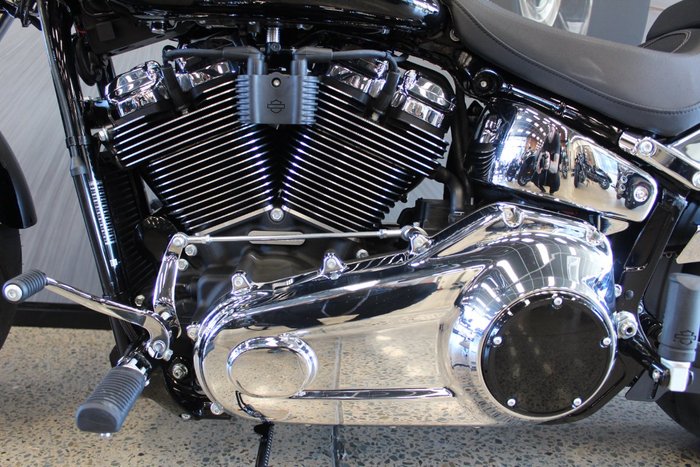 2025 Harley-davidson FXBR BREAKOUT (117) VIVID BLACK
