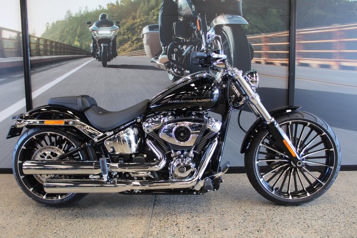 2025 Harley-davidson FXBR BREAKOUT (117) VIVID BLACK
