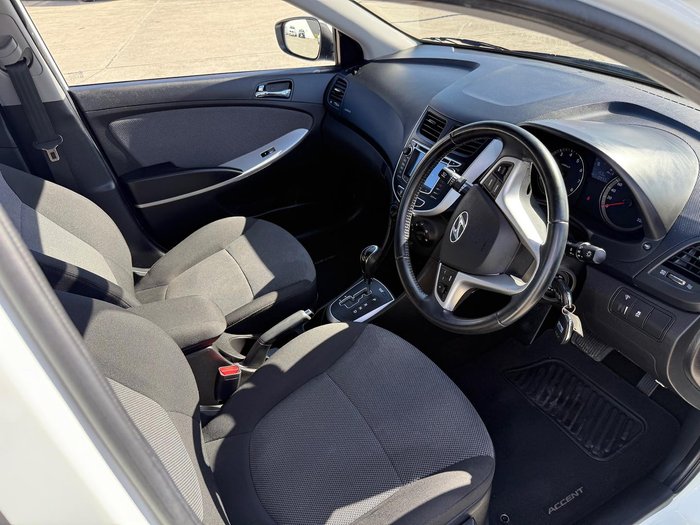 2013 Hyundai Accent Elite RB2 Crystal White