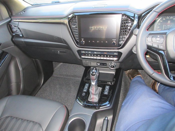 2025 Isuzu D-MAX X-TERRAIN