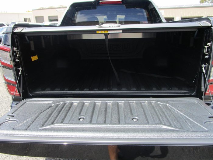 2025 Isuzu D-MAX X-TERRAIN