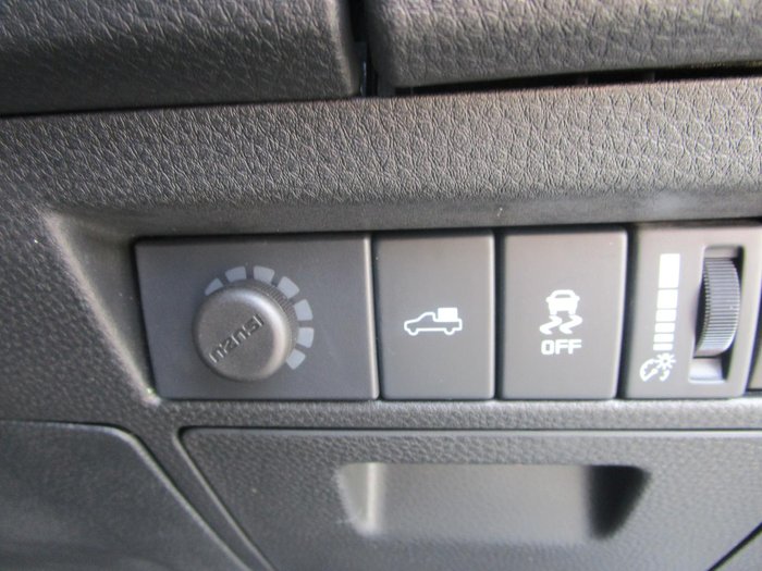 2025 Isuzu D-MAX X-TERRAIN