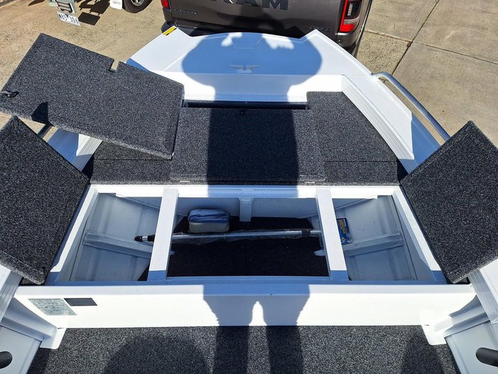 2025 QUINTREX 420 Explorer Trophy