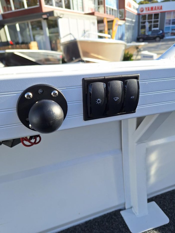 2025 QUINTREX 420 Explorer Trophy