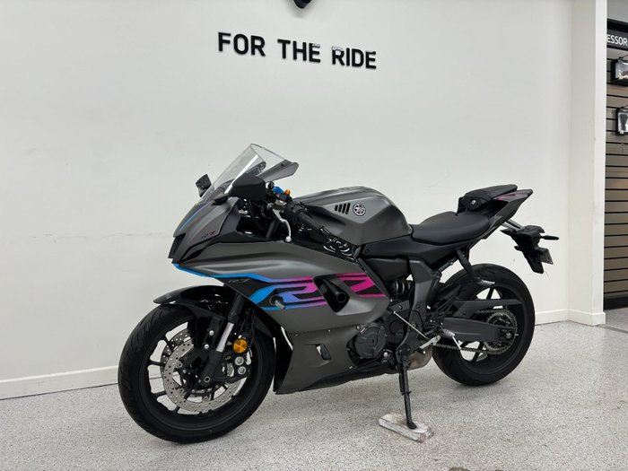 2024 YAMAHA YZF-R7LA grey