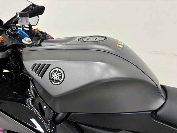 2024 YAMAHA YZF-R7LA grey