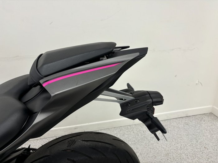 2024 YAMAHA YZF-R7LA grey
