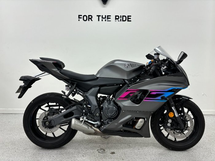2024 YAMAHA YZF-R7LA grey