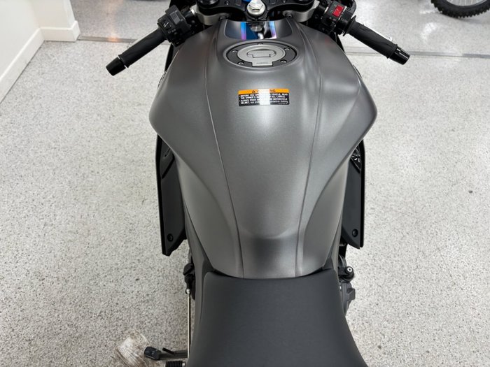 2024 YAMAHA YZF-R7LA grey