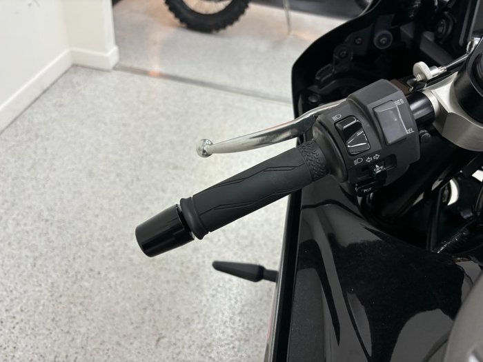 2024 YAMAHA YZF-R7LA grey