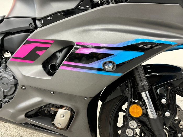2024 YAMAHA YZF-R7LA grey