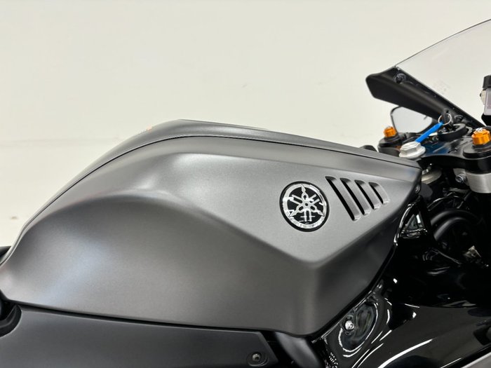 2024 YAMAHA YZF-R7LA grey