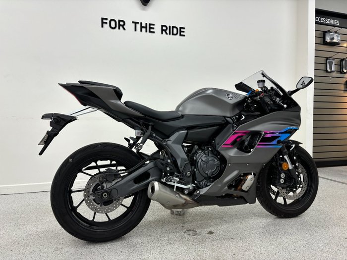 2024 YAMAHA YZF-R7LA grey