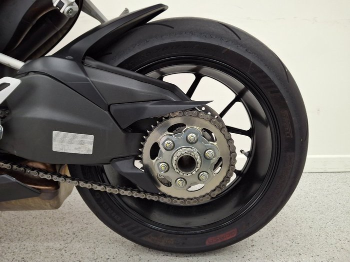 2024 DUCATI PANIGALE V2 Red