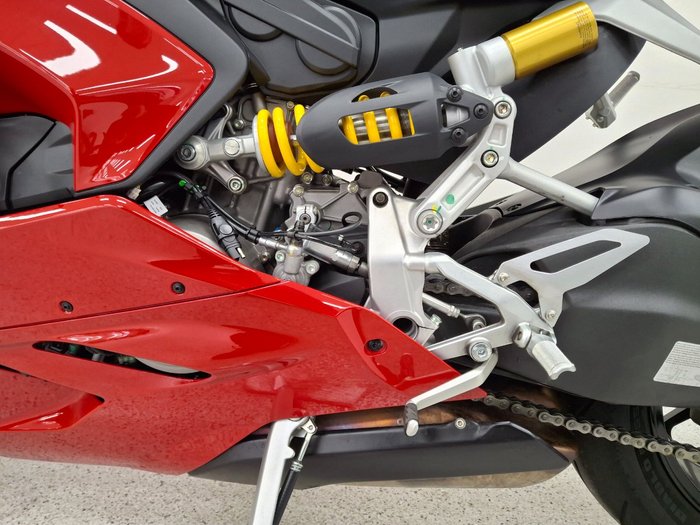 2024 DUCATI PANIGALE V2 Red