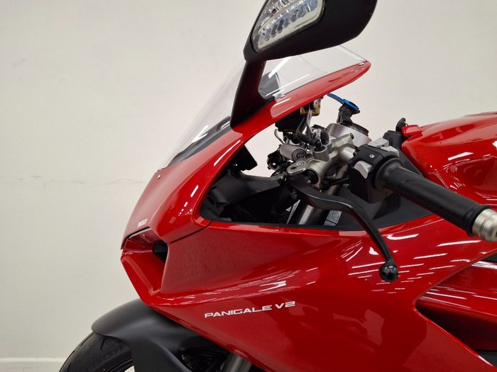 2024 DUCATI PANIGALE V2 Red