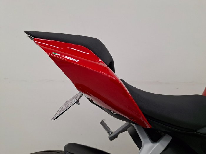 2024 DUCATI PANIGALE V2 Red